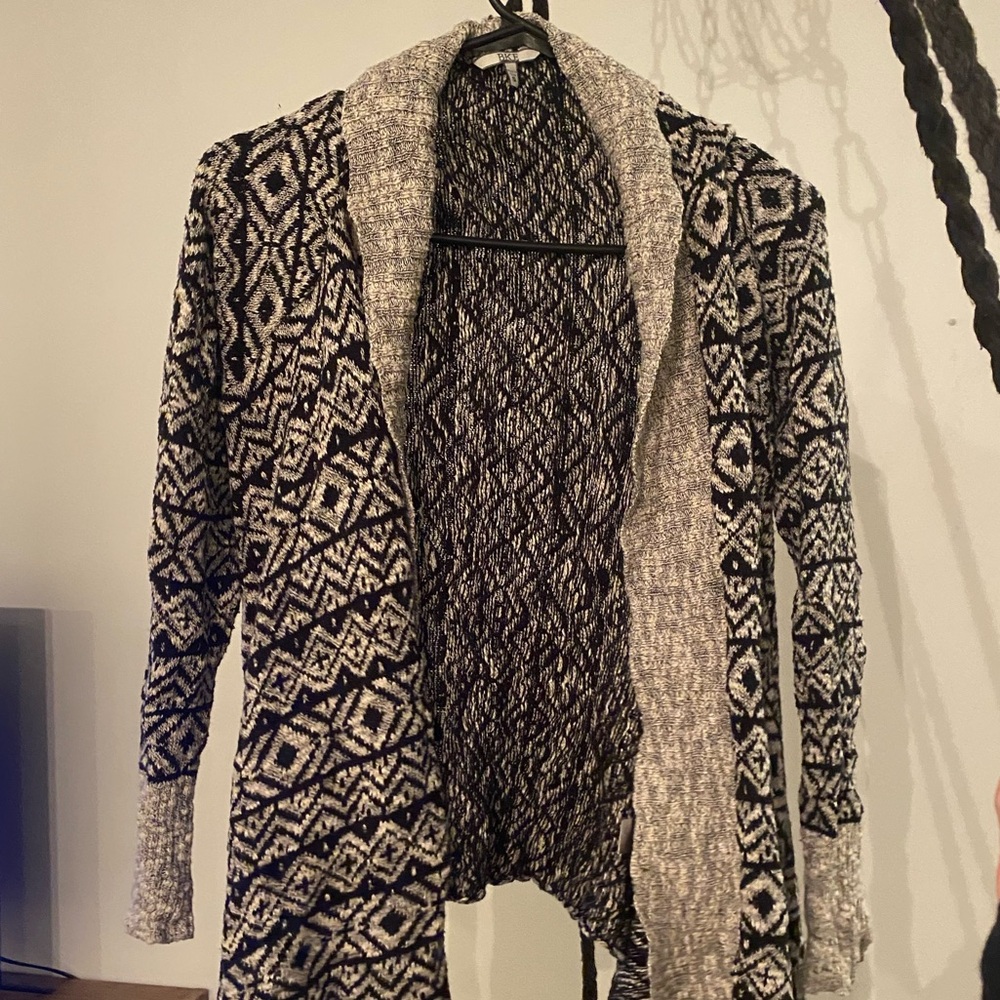 BKE Black and Cream Geometric Cardigan